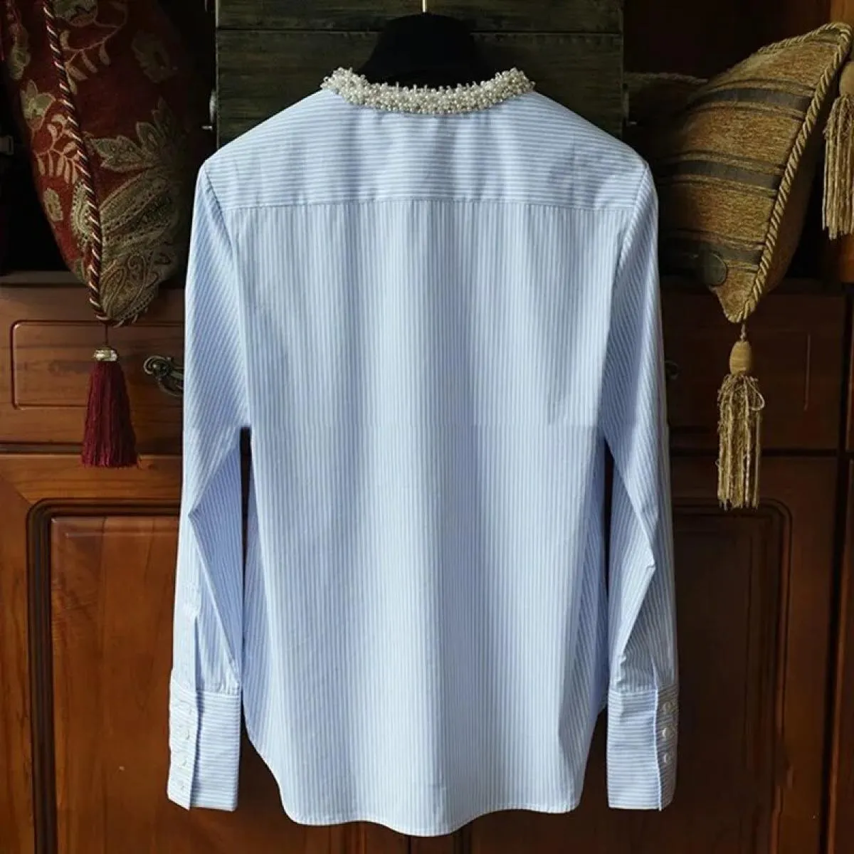 Camicetta da donna alla moda 2023 Scollo con strass di perle Decorato con strisce verticali blu e bianche a maniche lunghe