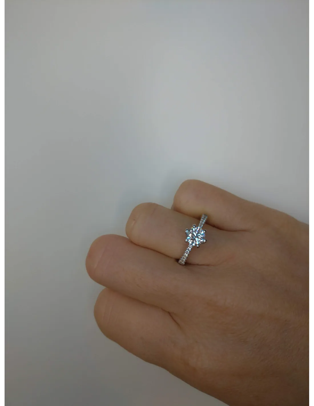 GOLAY collezione Iconica anello oro bianco e diamante ct. 0.80